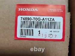 Genuine OEM Honda 74890-T0G-A11ZA Rear Garnish Molding Nh556 2012-2014 CR-V