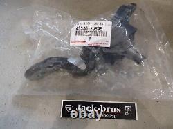 Toyota Genuine OEM Tundra 2004-2006 Sequoia 2004-2007 Lower Ball Joint R&L SET