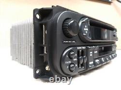 Véritable lecteur CD de radio stéréo cassette Chrysler Dodge Jeep RAZ P05064042AC